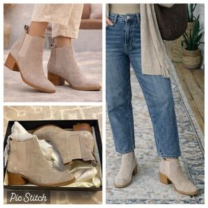 rag & bone Beige Grey Smoke Suede Ankle Chelsea Booties - excellent condition!